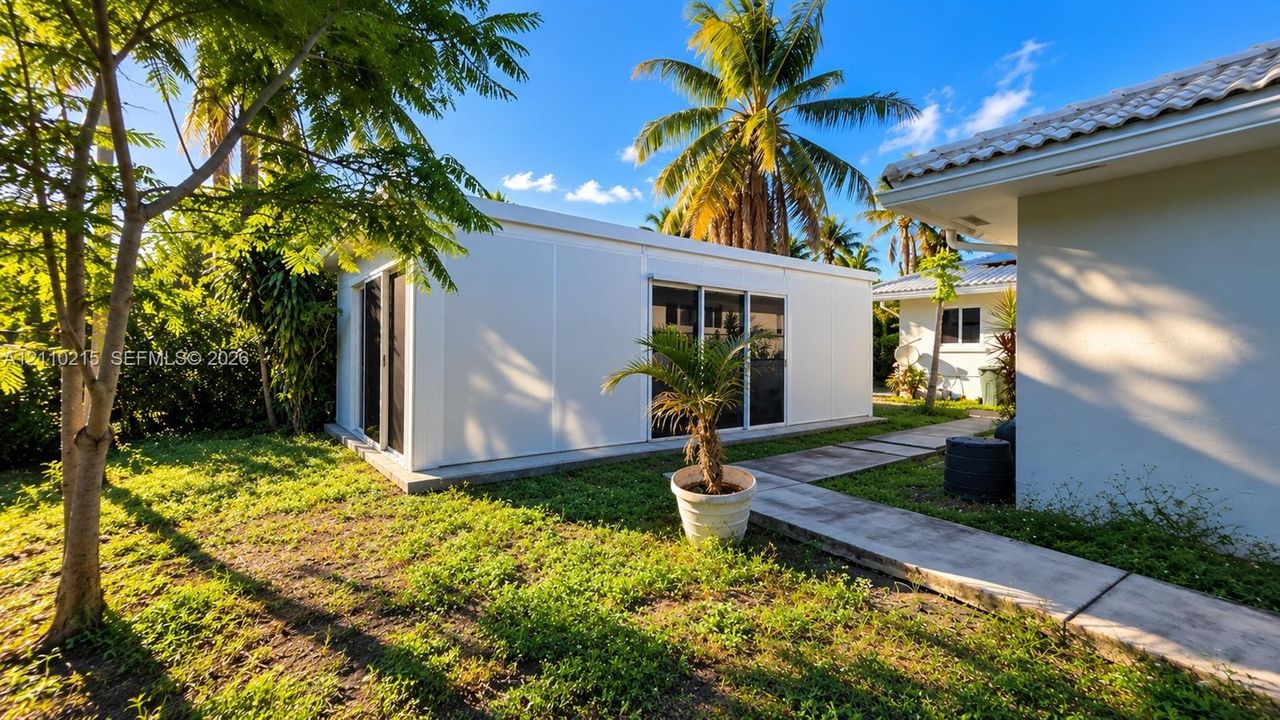 For Sale: $1,200,000 (4 beds, 2 baths, 2173 Square Feet)