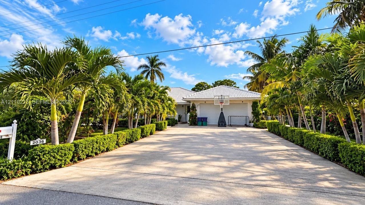 For Sale: $1,200,000 (4 beds, 2 baths, 2173 Square Feet)