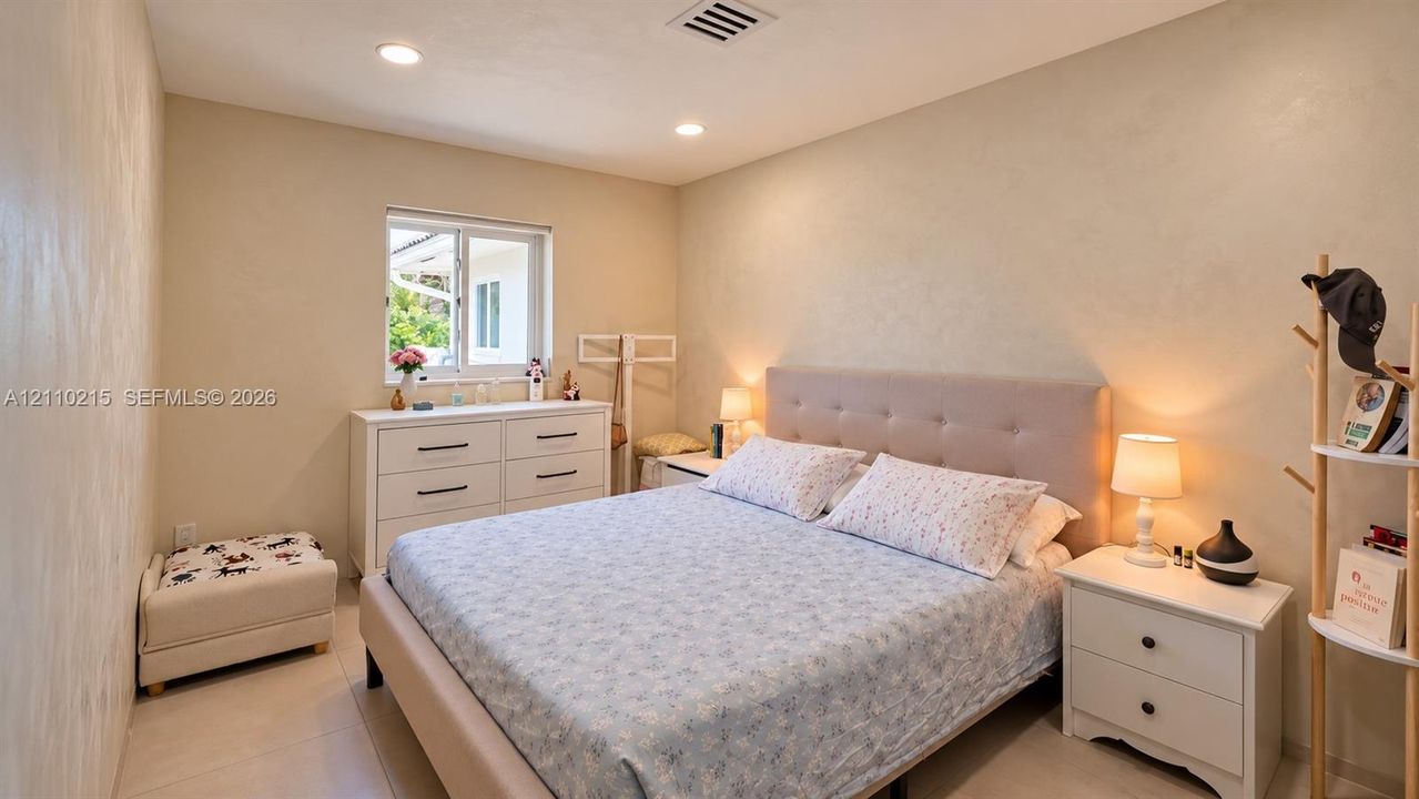 For Sale: $1,200,000 (4 beds, 2 baths, 2173 Square Feet)