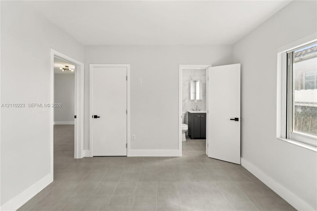For Rent: $2,500 (2 beds, 1 baths, 725 Square Feet)