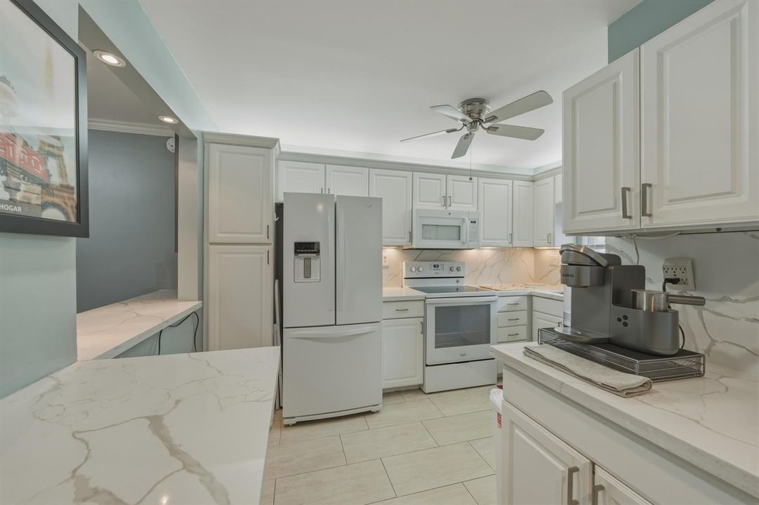11. Kitchen 2. jpg