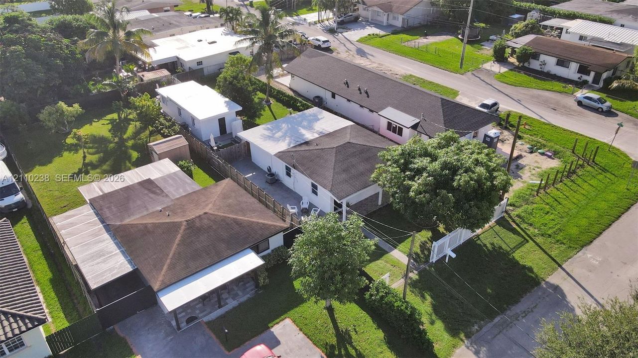 En Venta: $850,000 (3 camas, 3 baños, 974 Pies cuadrados)