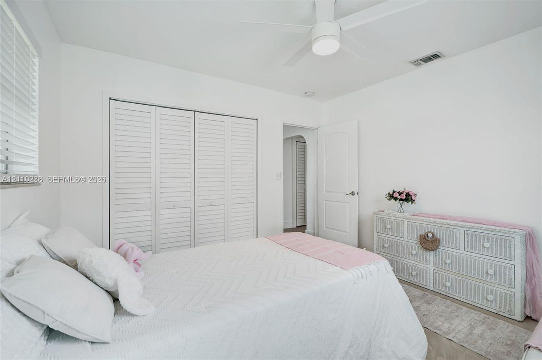 En Venta: $850,000 (3 camas, 3 baños, 974 Pies cuadrados)