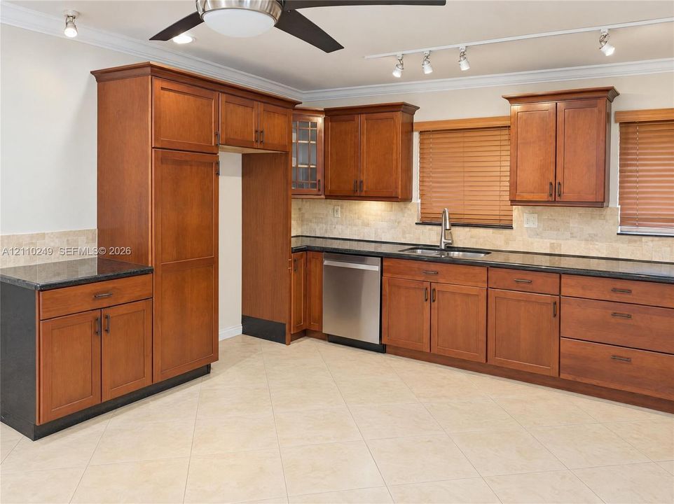 For Sale: $836,000 (3 beds, 2 baths, 1590 Square Feet)