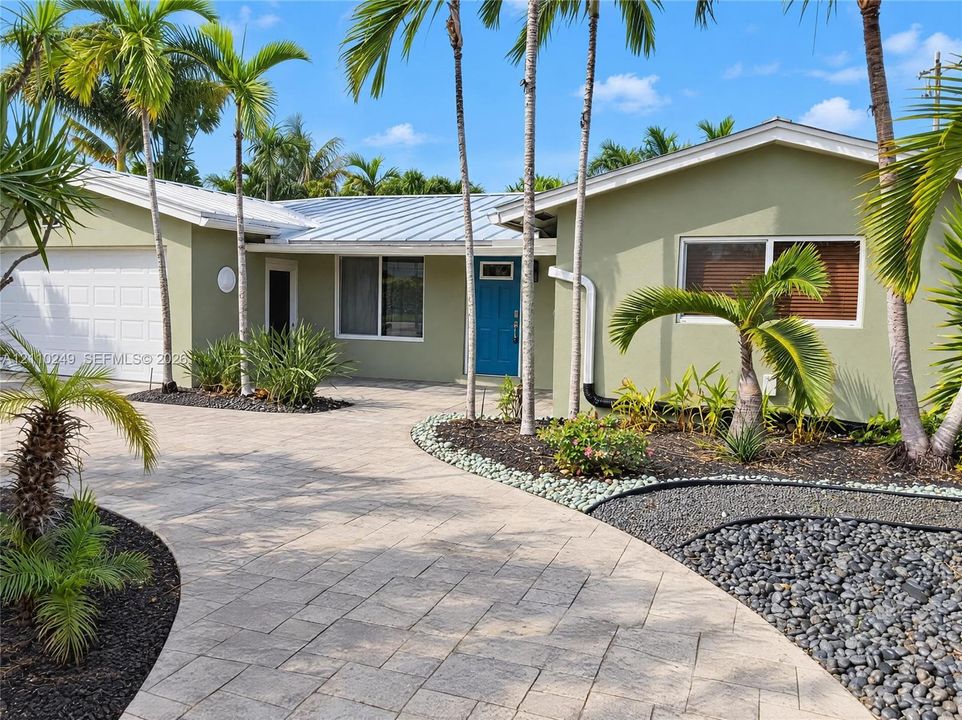 For Sale: $836,000 (3 beds, 2 baths, 1590 Square Feet)