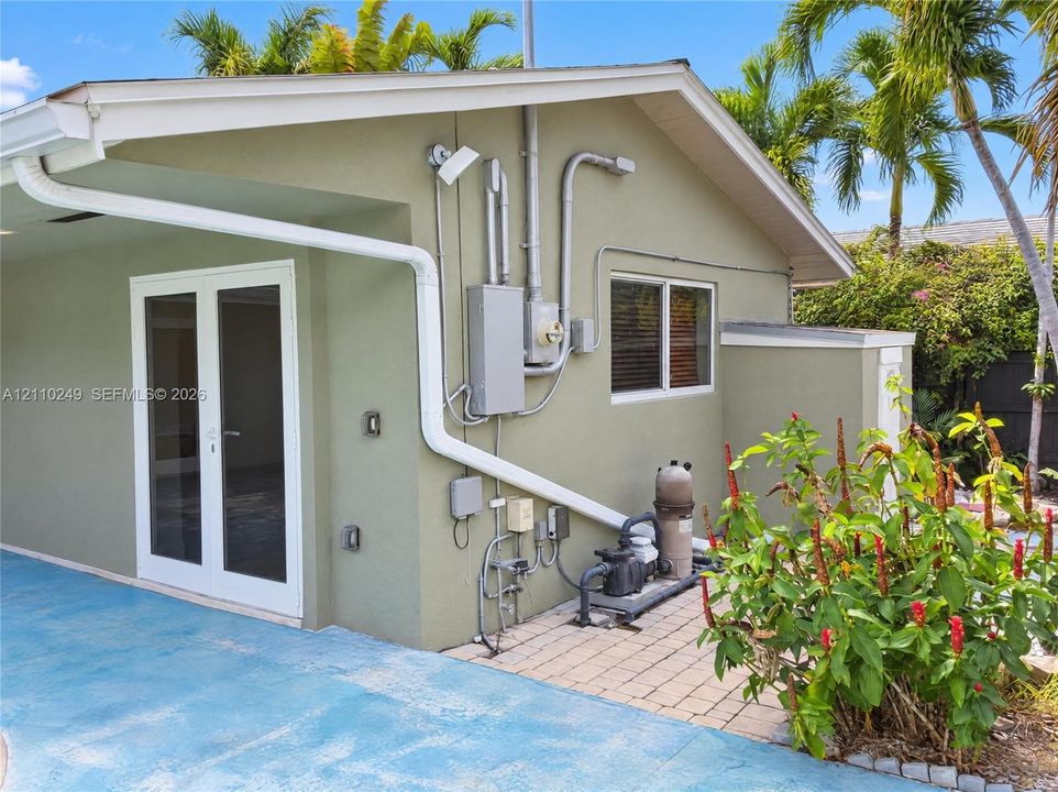 For Sale: $836,000 (3 beds, 2 baths, 1590 Square Feet)