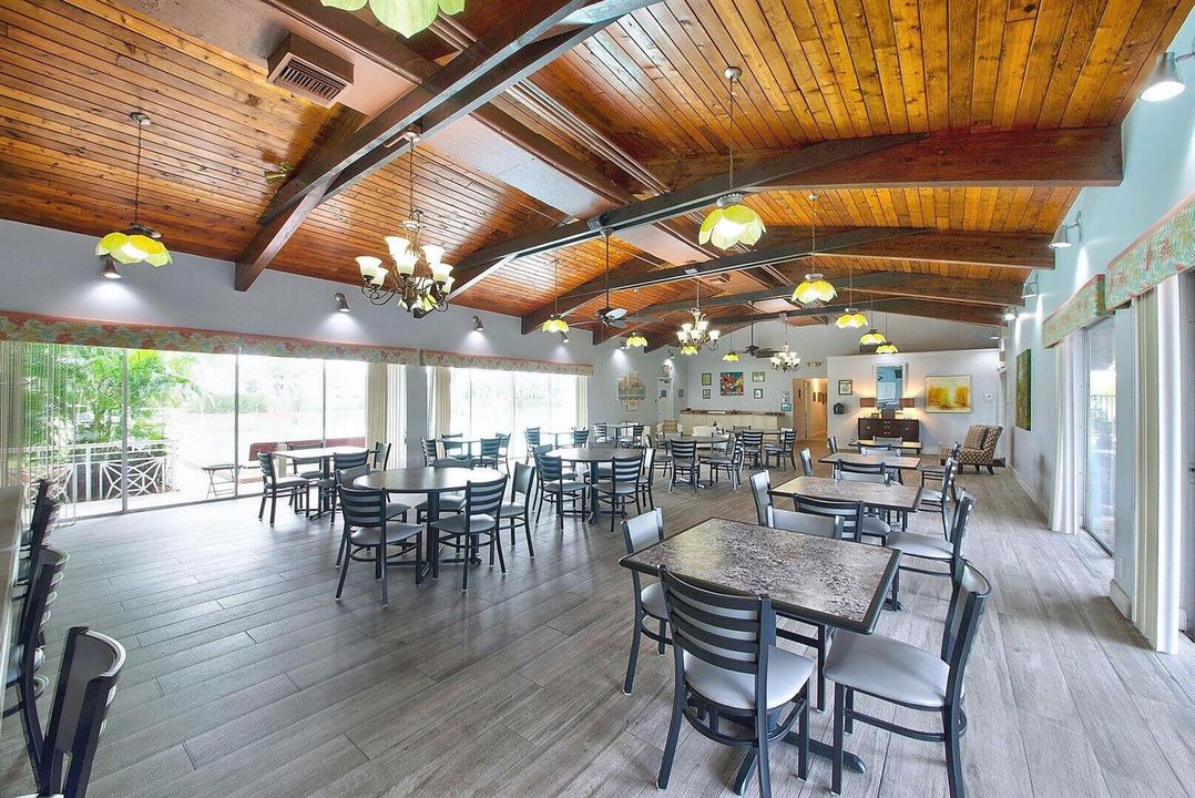 06_Clubhouse_Dining_1