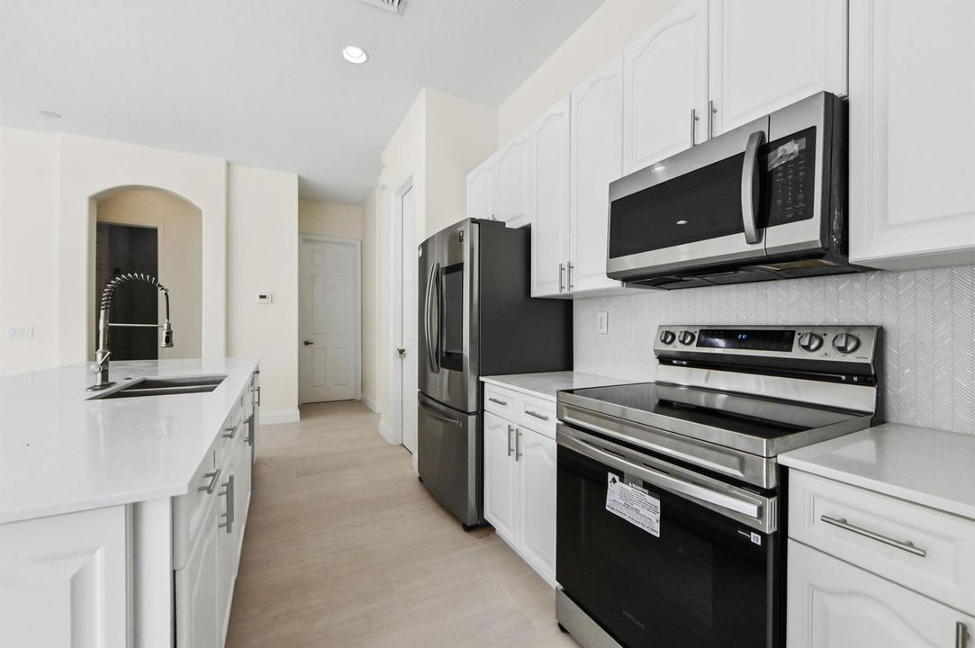 13 Kitchen 03