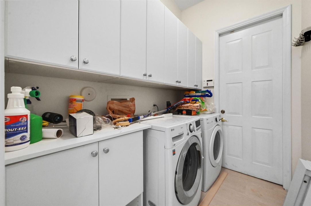 10 Laundry room 01