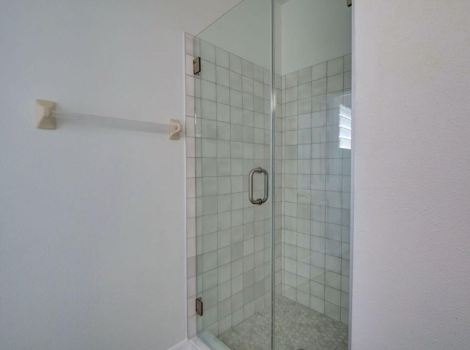 9013 Heathland big walk in closet