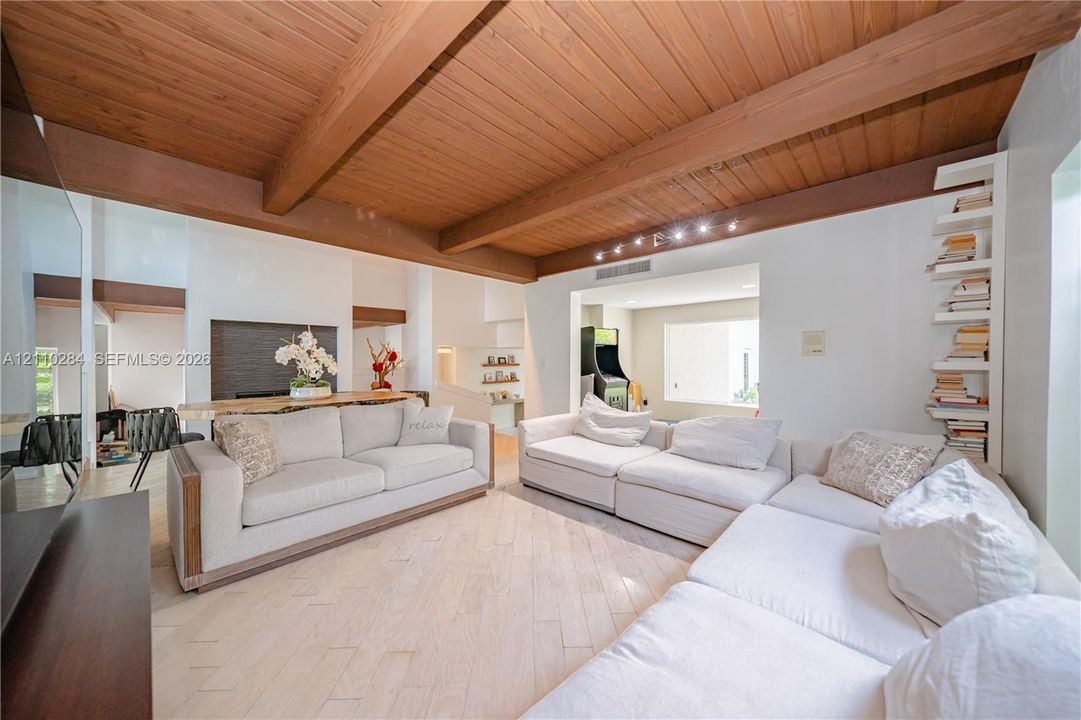 В аренду: $10,500 (4 спален, 4 ванн, 3979 Квадратных фут)