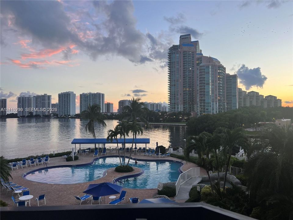 Stunning Waterfront Pool Overlooking the Intracoastal and Marina