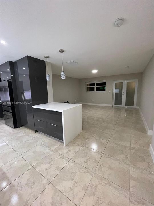For Rent: $5,800 (4 beds, 3 baths, 1900 Square Feet)