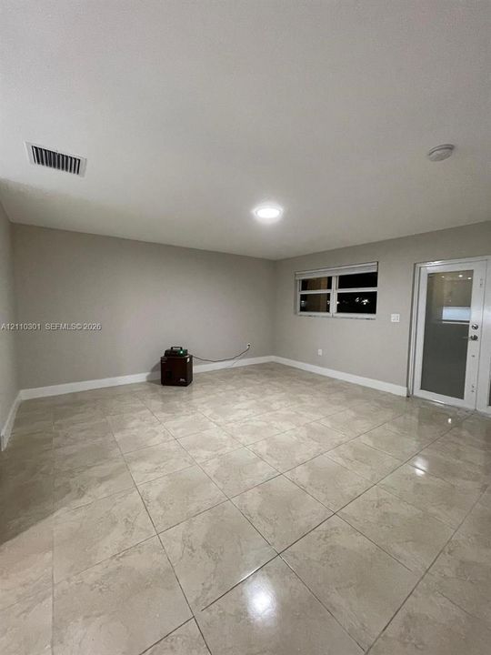 For Rent: $5,800 (4 beds, 3 baths, 1900 Square Feet)