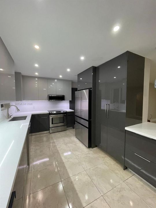 For Rent: $5,800 (4 beds, 3 baths, 1900 Square Feet)