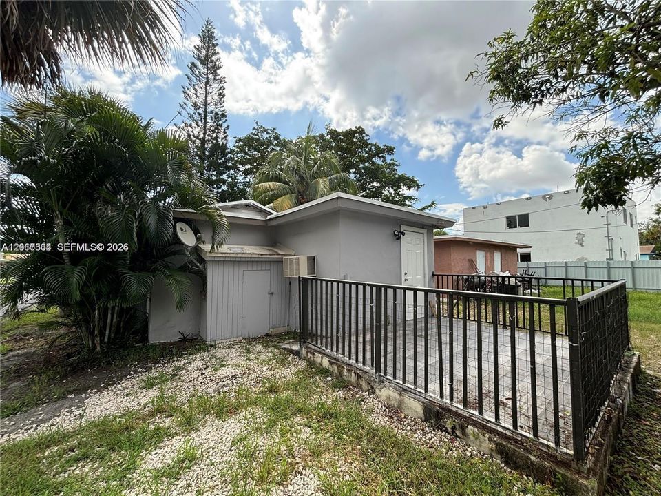 En Venta: $450,000 (5 camas, 3 baños, 784 Pies cuadrados)