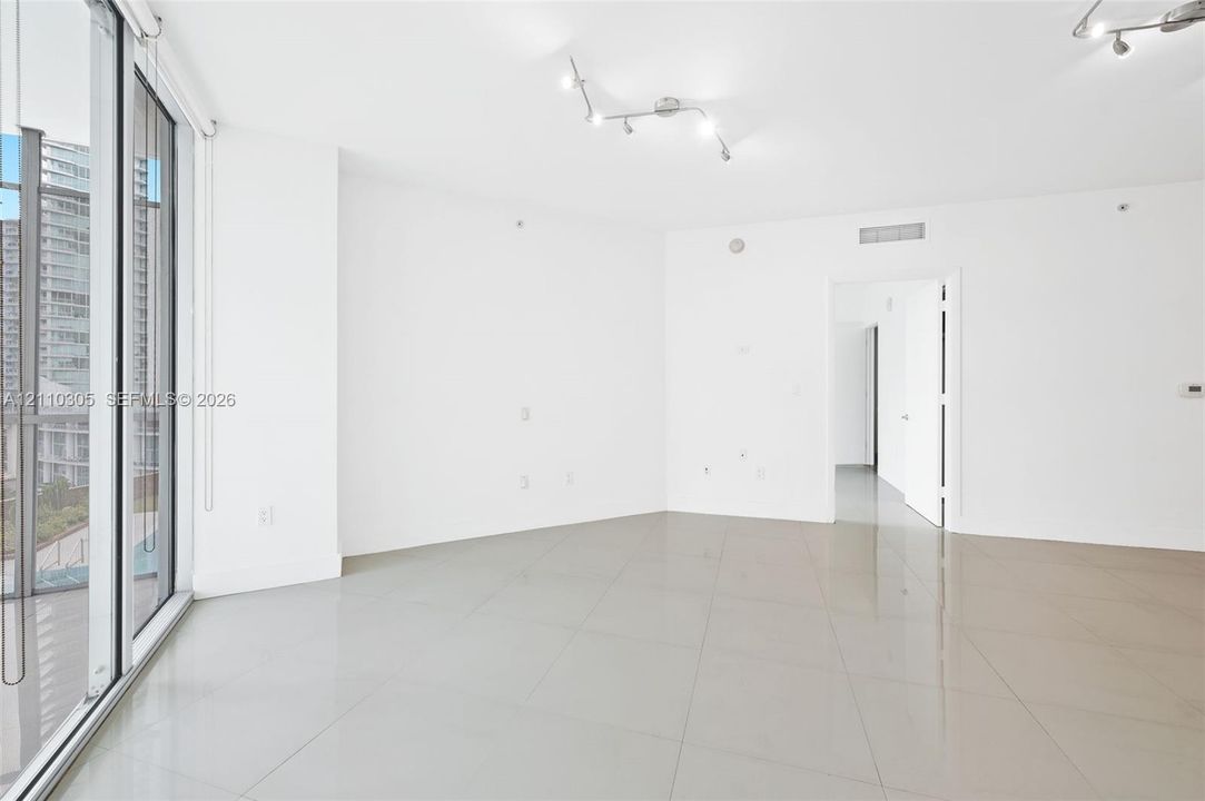 For Rent: $3,600 (2 beds, 2 baths, 1048 Square Feet)