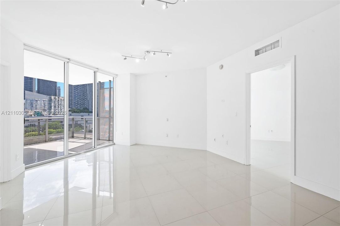 For Rent: $3,600 (2 beds, 2 baths, 1048 Square Feet)
