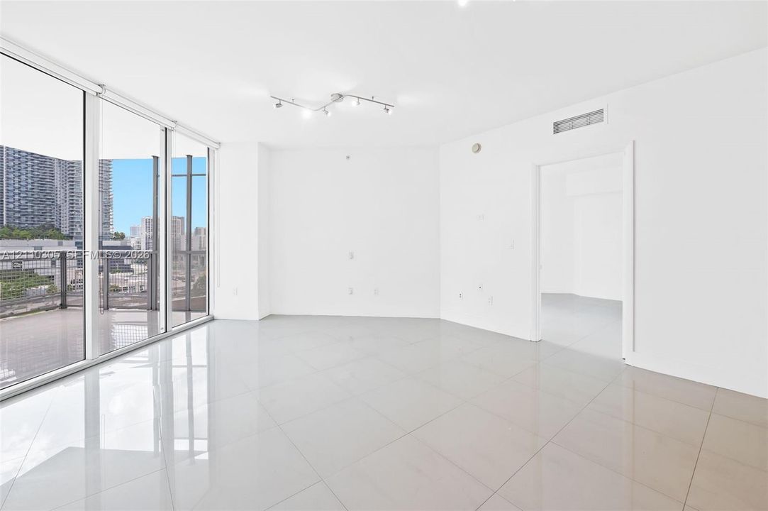 For Rent: $3,600 (2 beds, 2 baths, 1048 Square Feet)