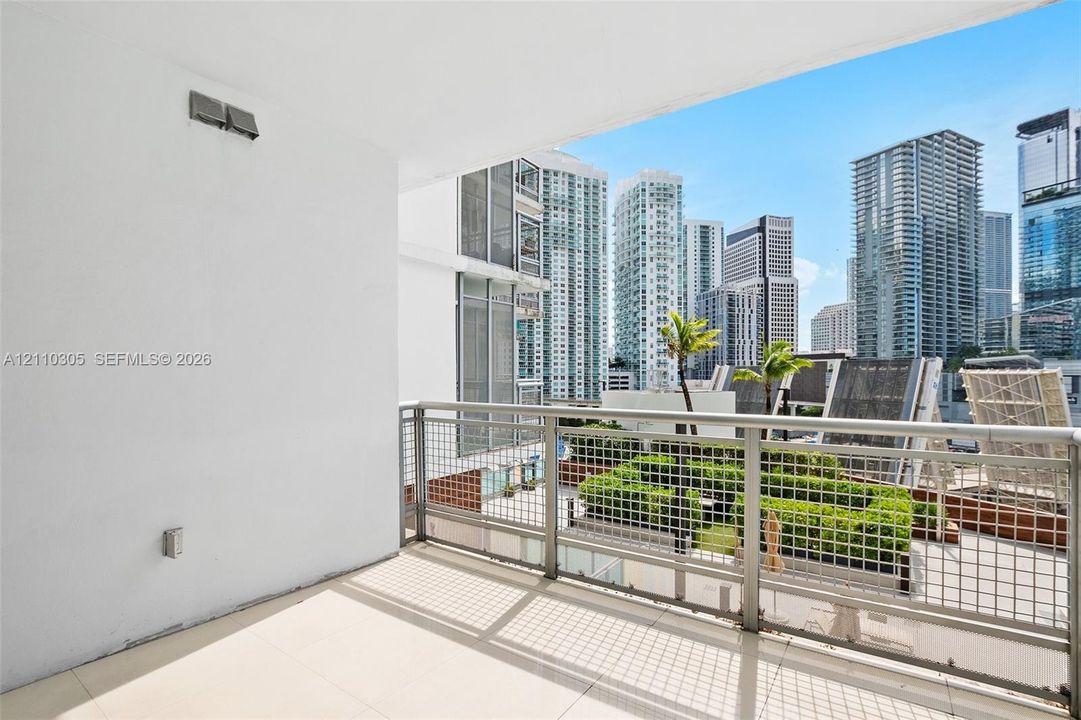 For Rent: $3,600 (2 beds, 2 baths, 1048 Square Feet)