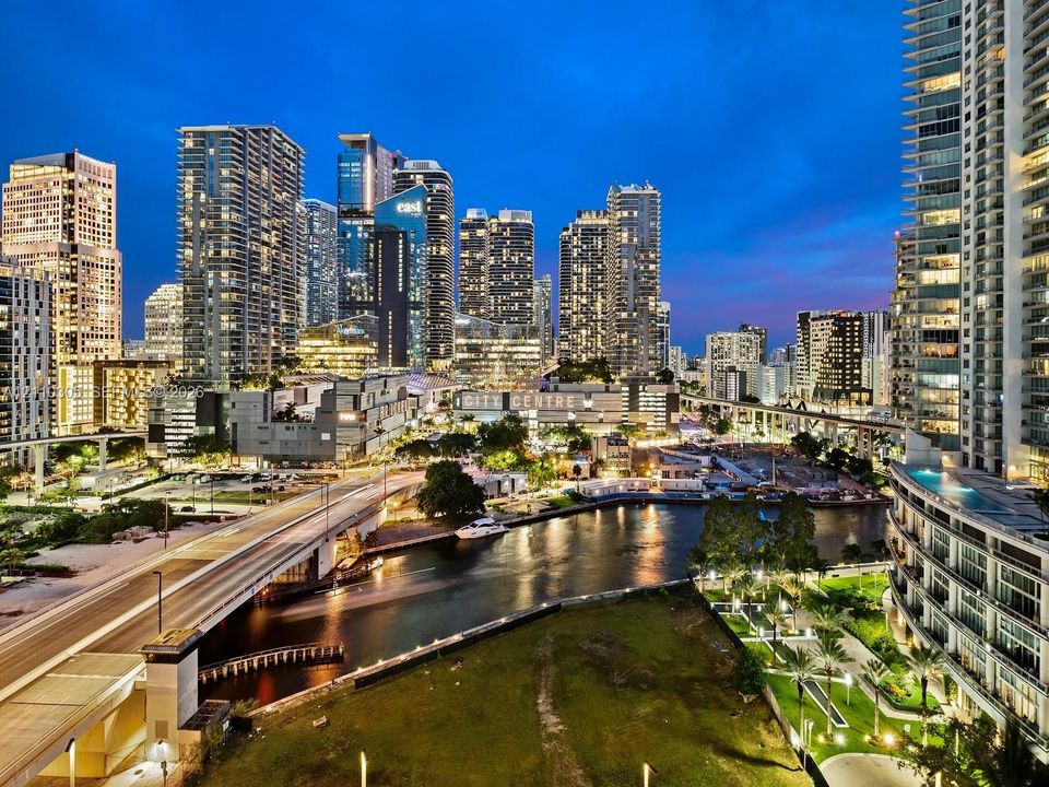 For Rent: $3,600 (2 beds, 2 baths, 1048 Square Feet)