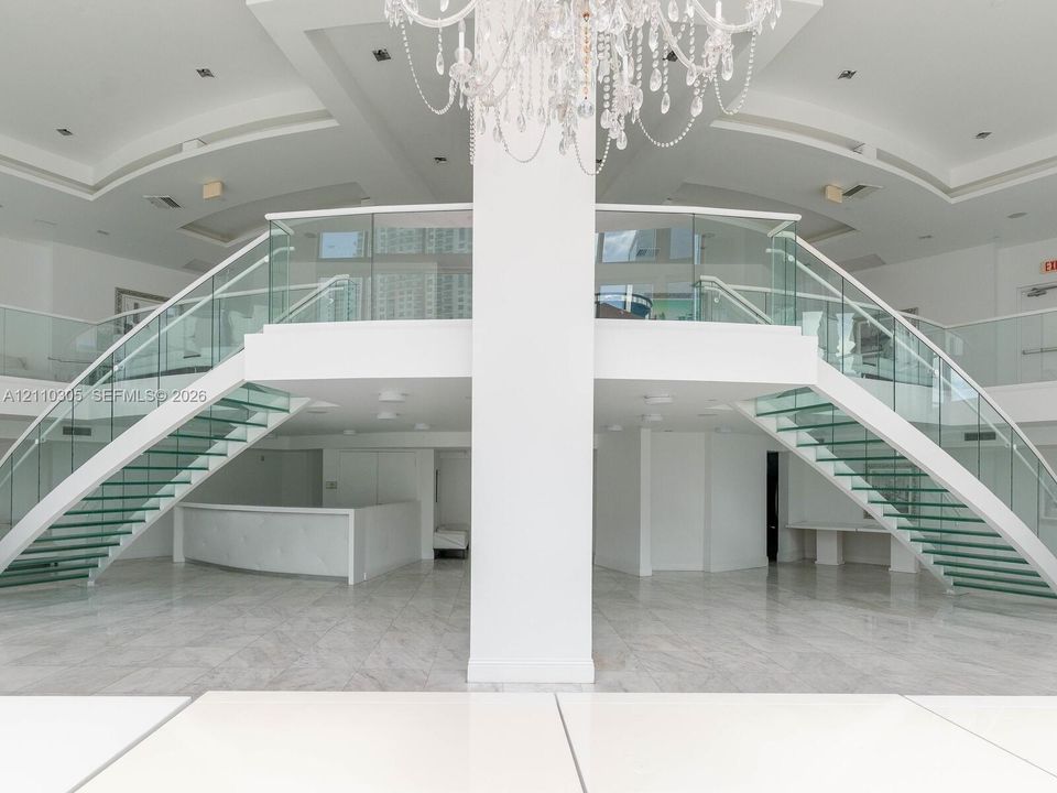 For Rent: $3,600 (2 beds, 2 baths, 1048 Square Feet)