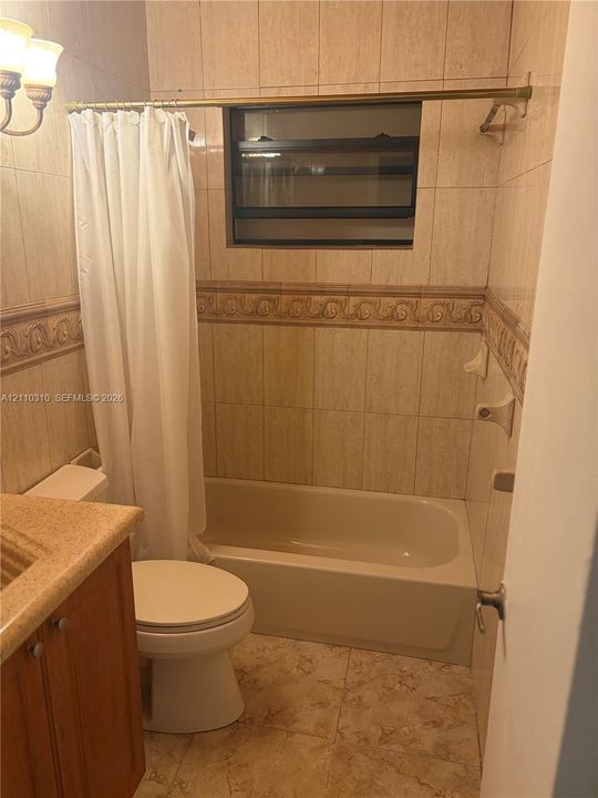 For Rent: $2,600 (2 beds, 1 baths, 1881 Square Feet)