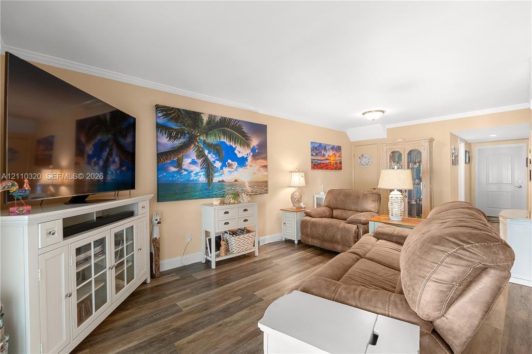 En Venta: $499,900 (3 camas, 2 baños, 1606 Pies cuadrados)