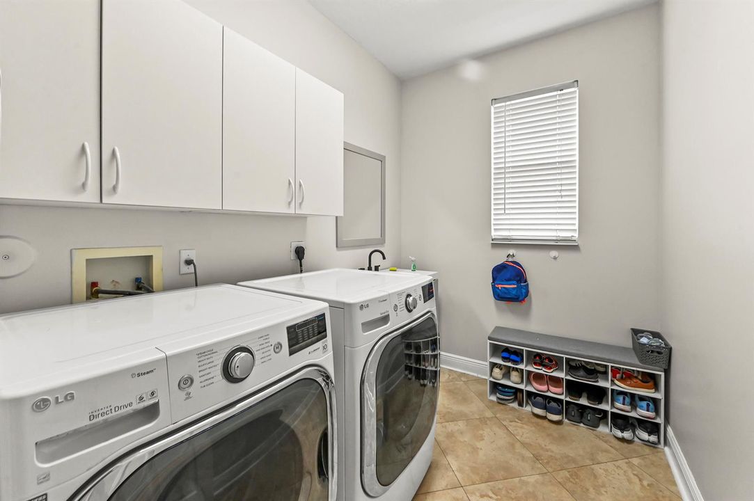 21 Laundry 01