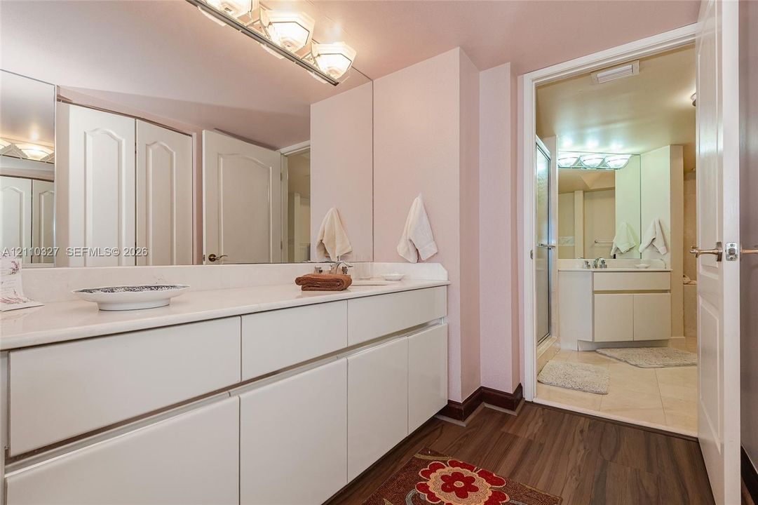 For Sale: $1,485,000 (3 beds, 2 baths, 1980 Square Feet)