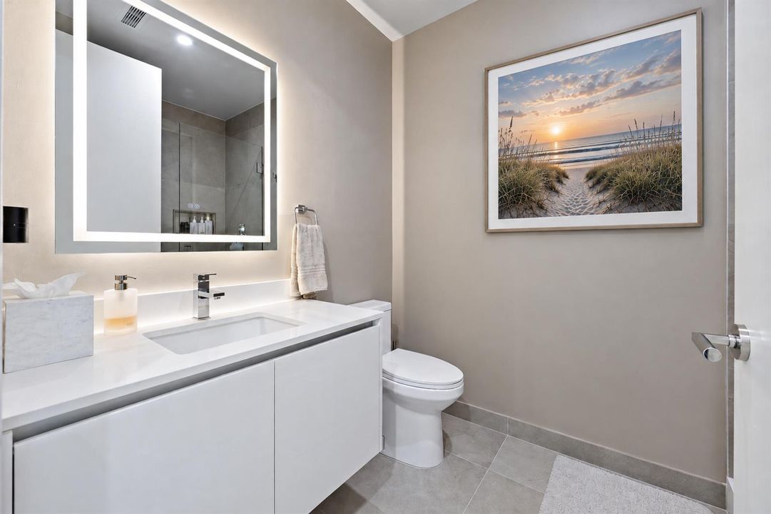 Guest Bathroom w/ Shower