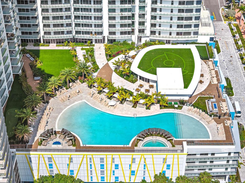6th Floor - Pool