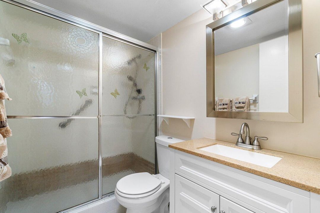 15_Second_bathroom_with_step-in_shower