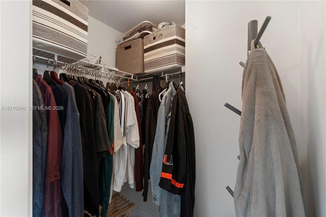 В аренду: $1,700 (0 спален, 1 ванн, 400 Квадратных фут)