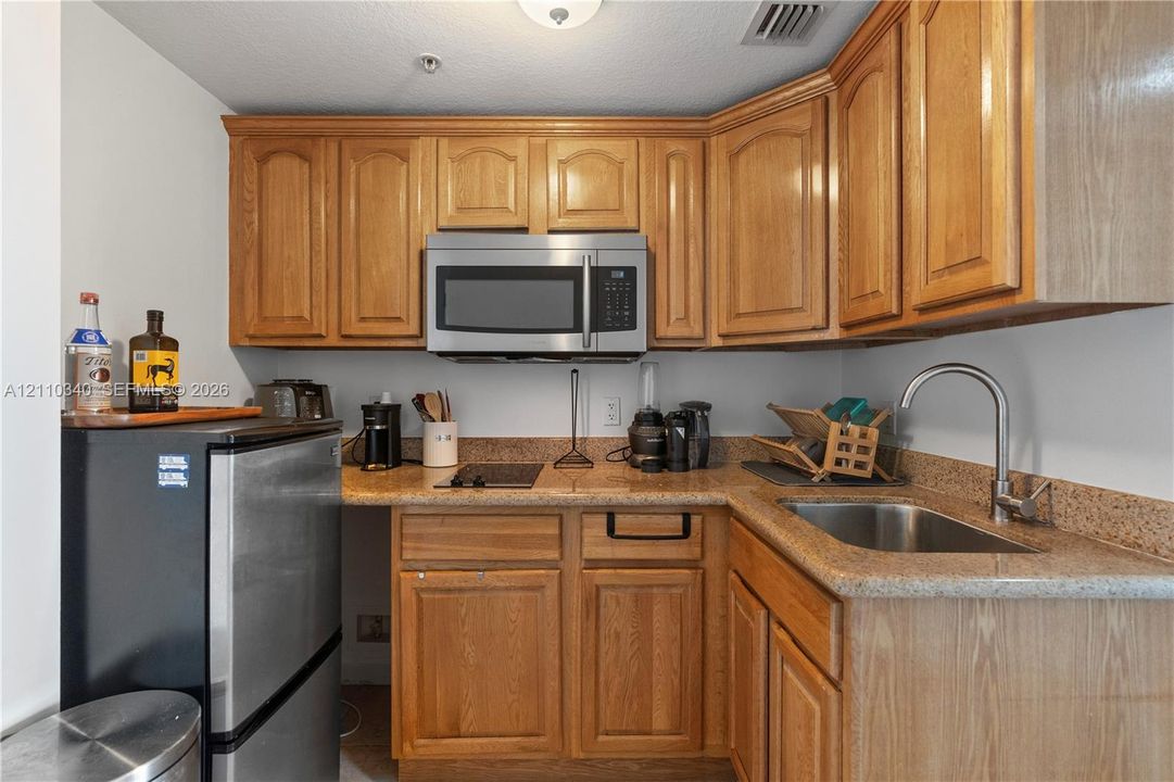 В аренду: $1,700 (0 спален, 1 ванн, 400 Квадратных фут)