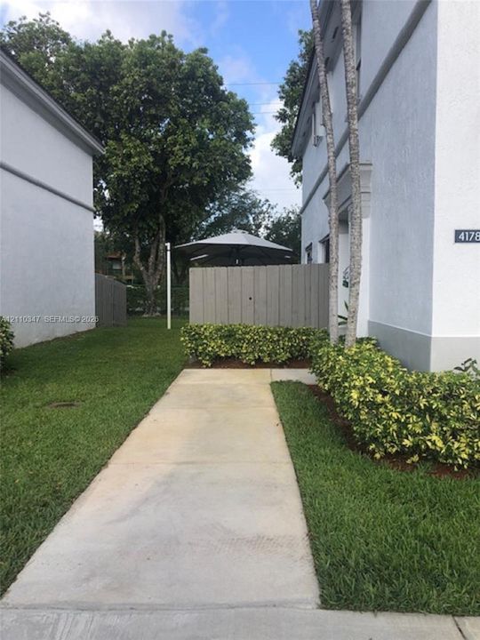 For Sale: $449,000 (4 beds, 3 baths, 1570 Square Feet)