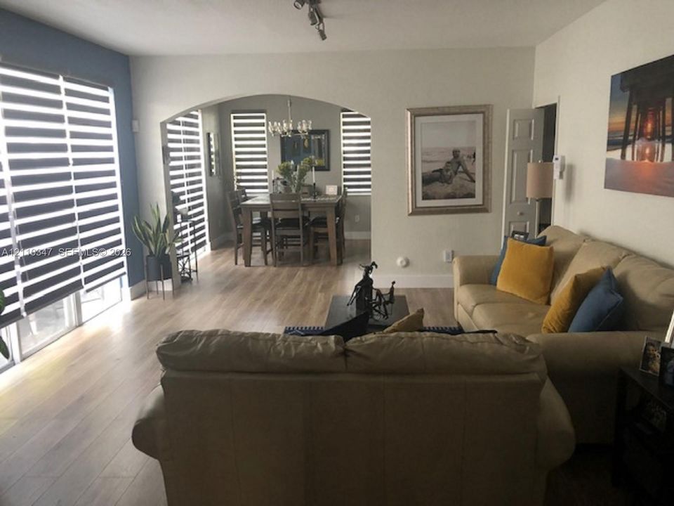 For Sale: $449,000 (4 beds, 3 baths, 1570 Square Feet)
