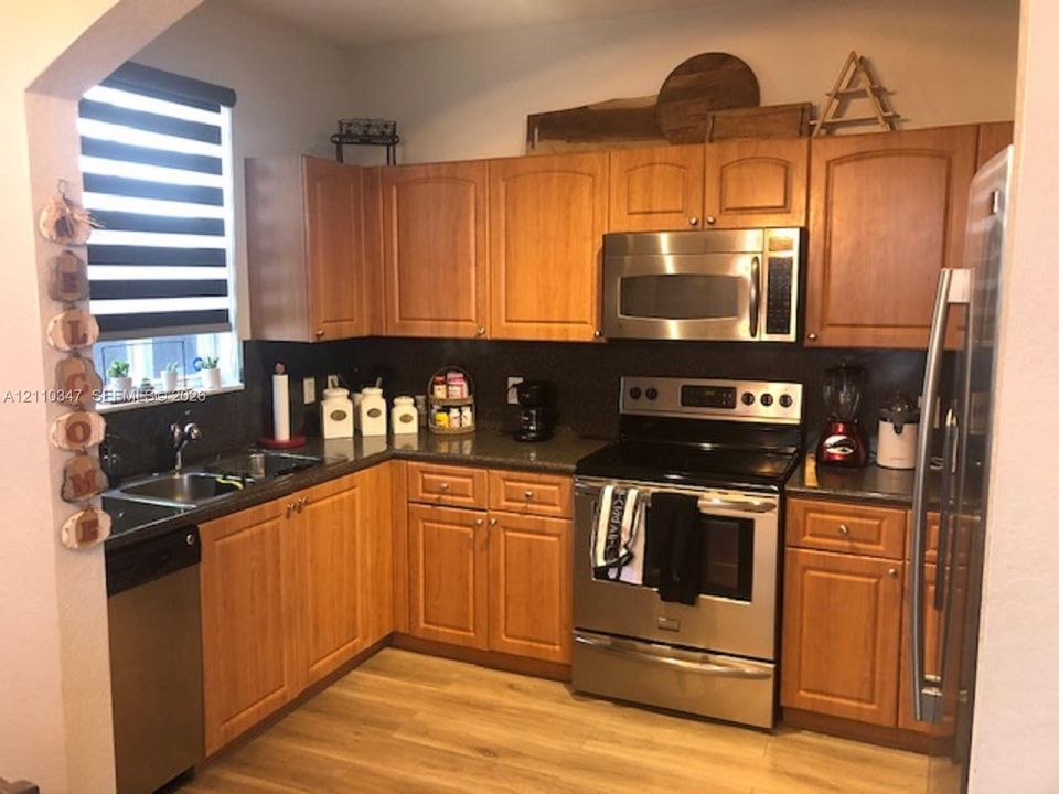 For Sale: $449,000 (4 beds, 3 baths, 1570 Square Feet)