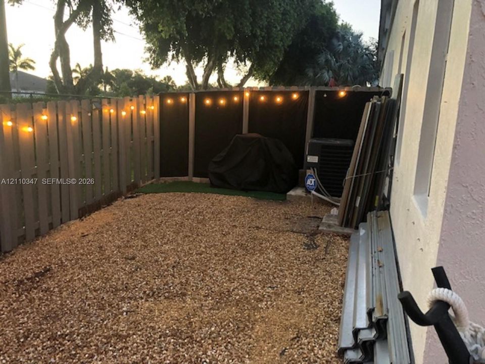 For Sale: $449,000 (4 beds, 3 baths, 1570 Square Feet)