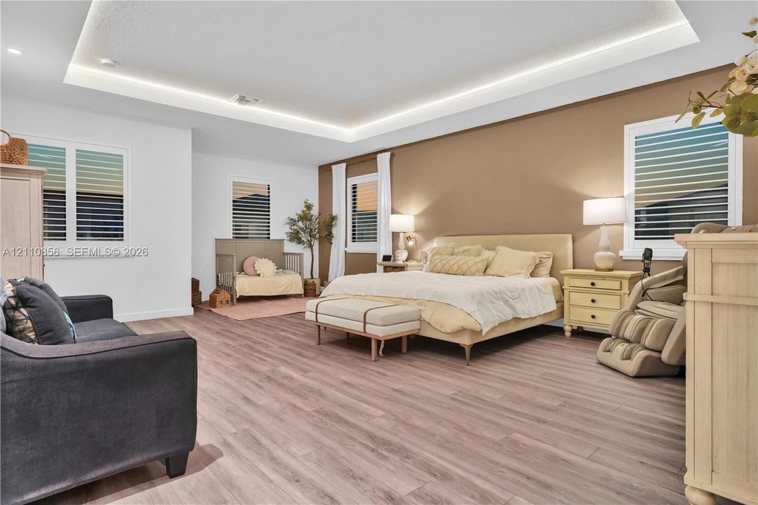 На продажу: $699,999 (5 спален, 3 ванн, 3252 Квадратных фут)
