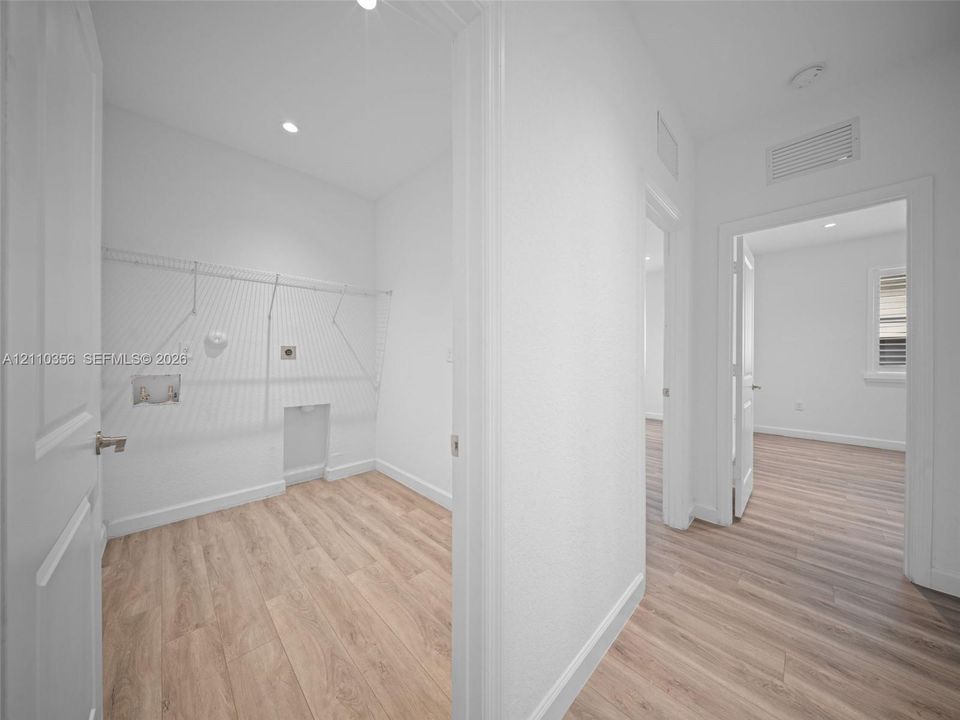 На продажу: $699,999 (5 спален, 3 ванн, 3252 Квадратных фут)