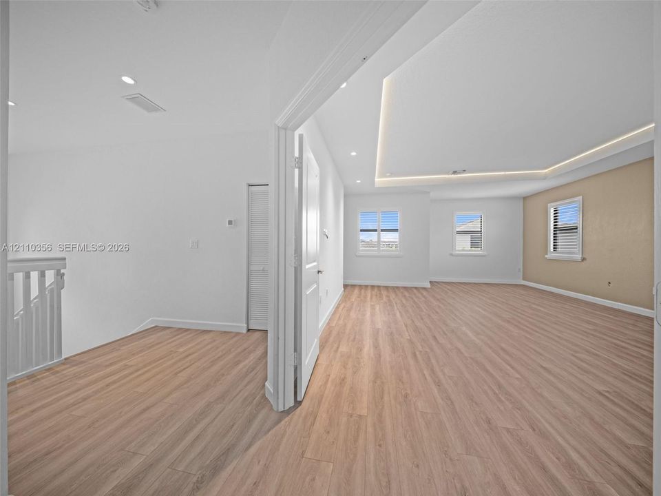 На продажу: $699,999 (5 спален, 3 ванн, 3252 Квадратных фут)