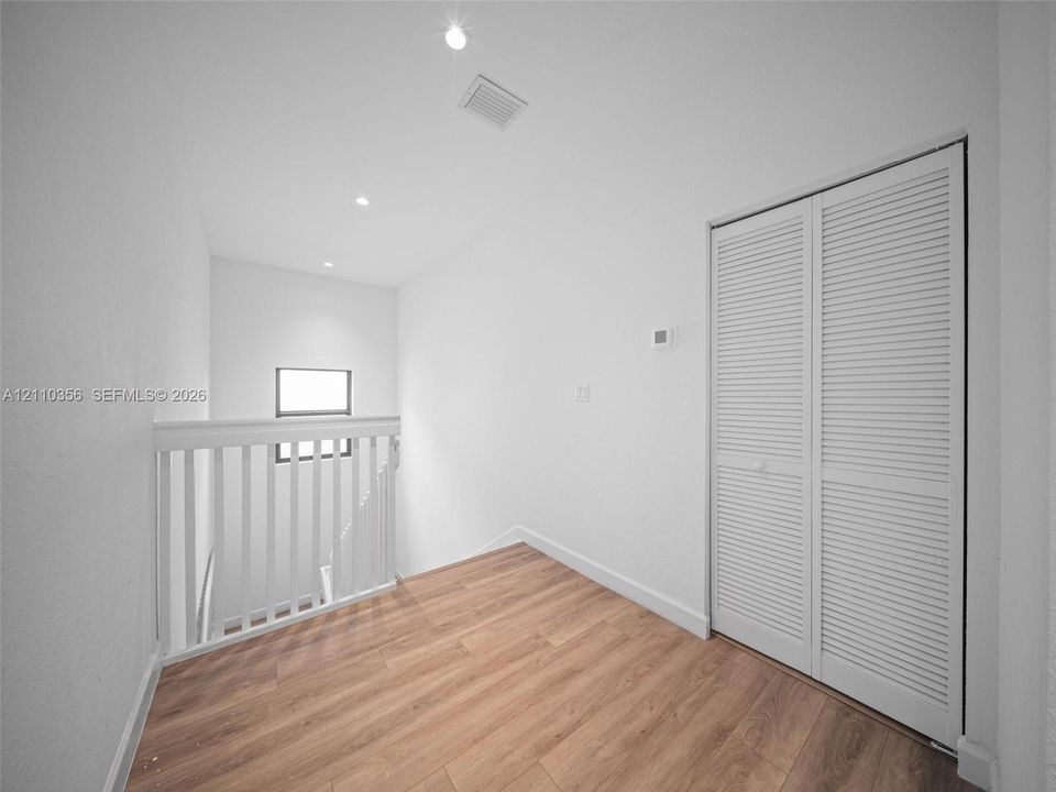 На продажу: $699,999 (5 спален, 3 ванн, 3252 Квадратных фут)