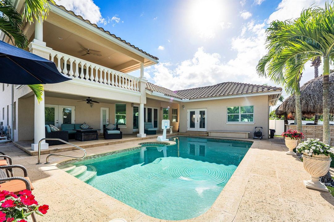 Private Pool, Lots of Covered Outdoor