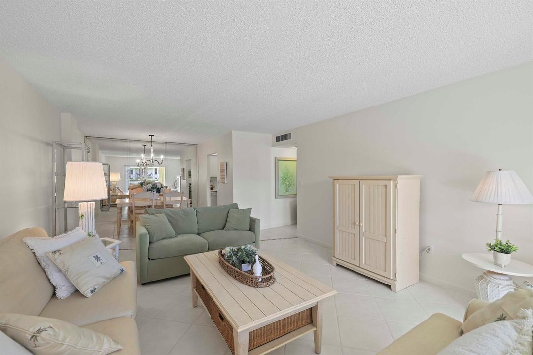 951 De Soto Rd