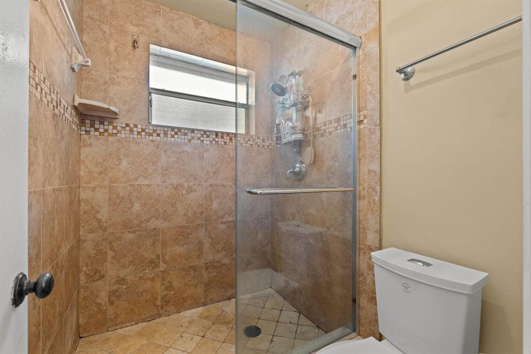 28-web-or-mls-A7401855