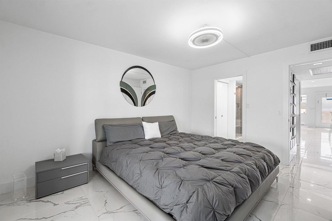 024-4017NewcastleA-BocaRaton-FL-33434-SM