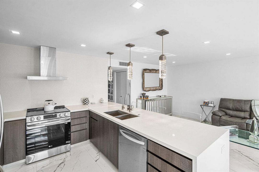 015-4017NewcastleA-BocaRaton-FL-33434-SM