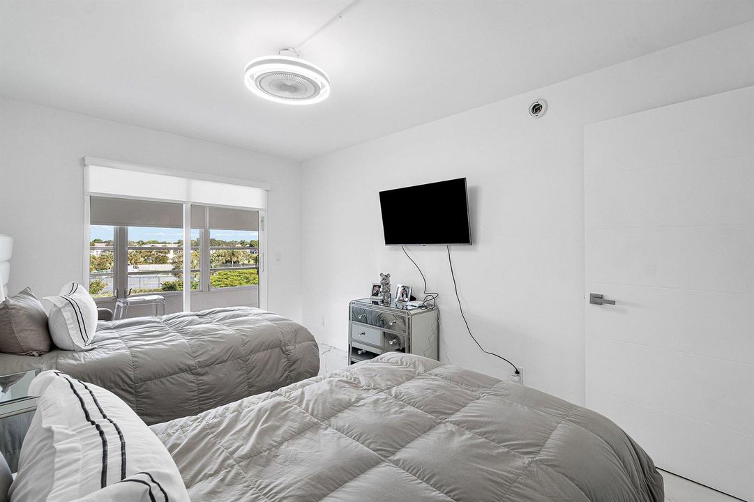 021-4017NewcastleA-BocaRaton-FL-33434-SM