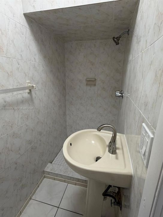 En Renta: $1,350 (0 camas, 1 baños, 500 Pies cuadrados)